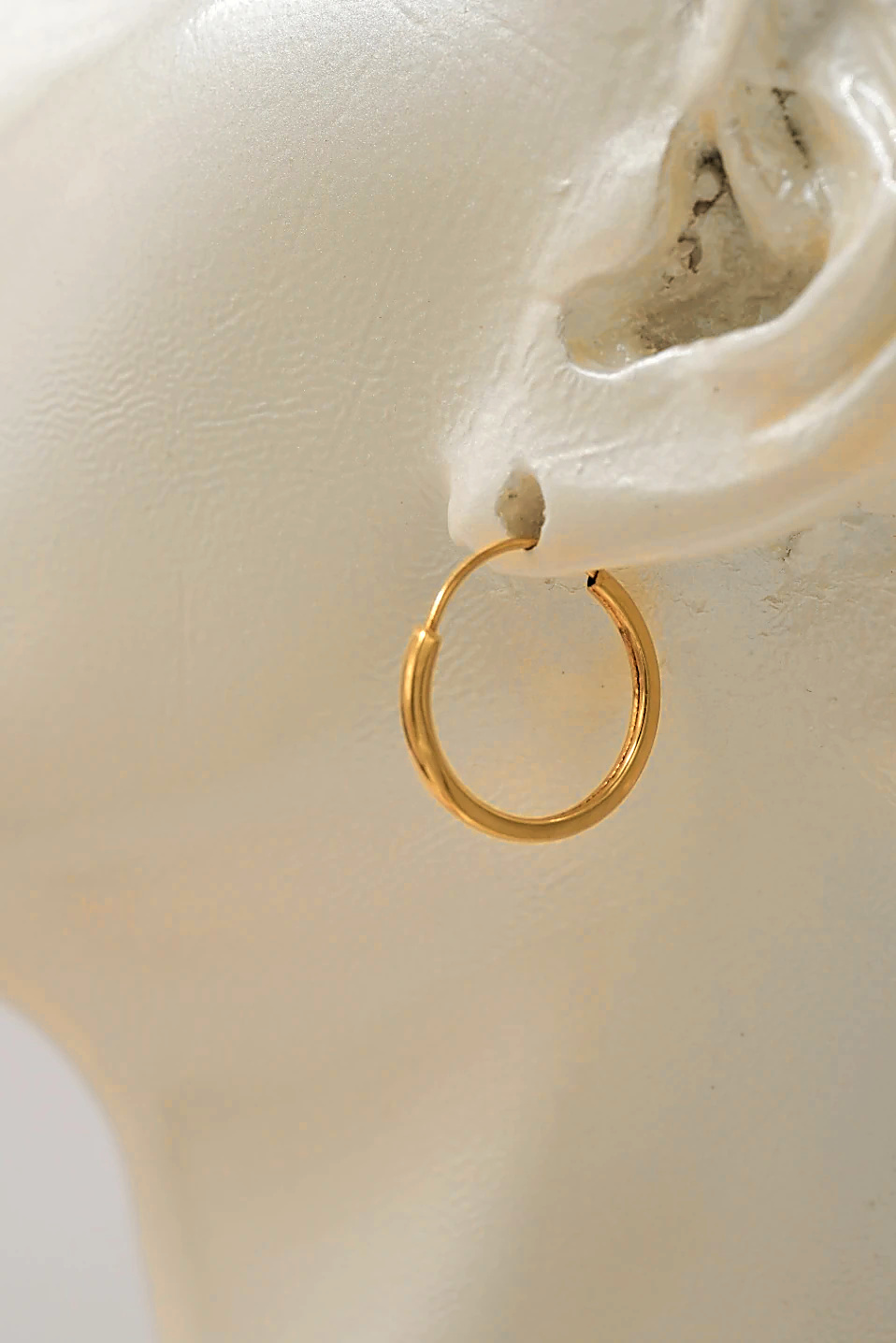 گوشواره حلقه ای ساده طلای زرد ۱۸ عیار